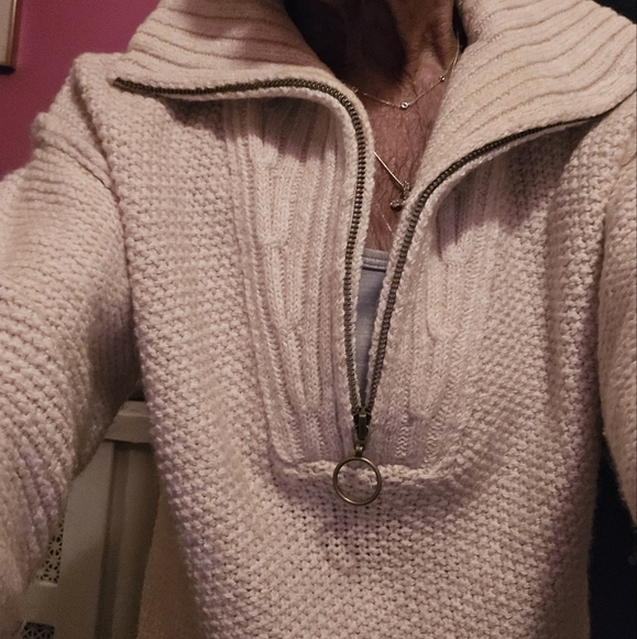 Beige Sweater, Zip up 3/4 neckline knobby cotton Universal Thread new xs hp🔥🔥 - Picture 2 of 7